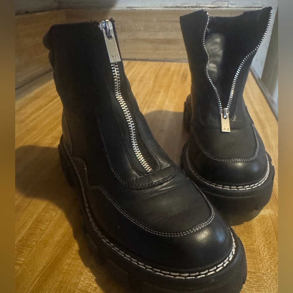 Marc Fisher zipper boots